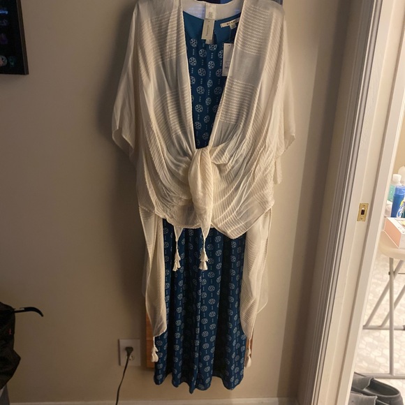 Shawl - Picture 3 of 3